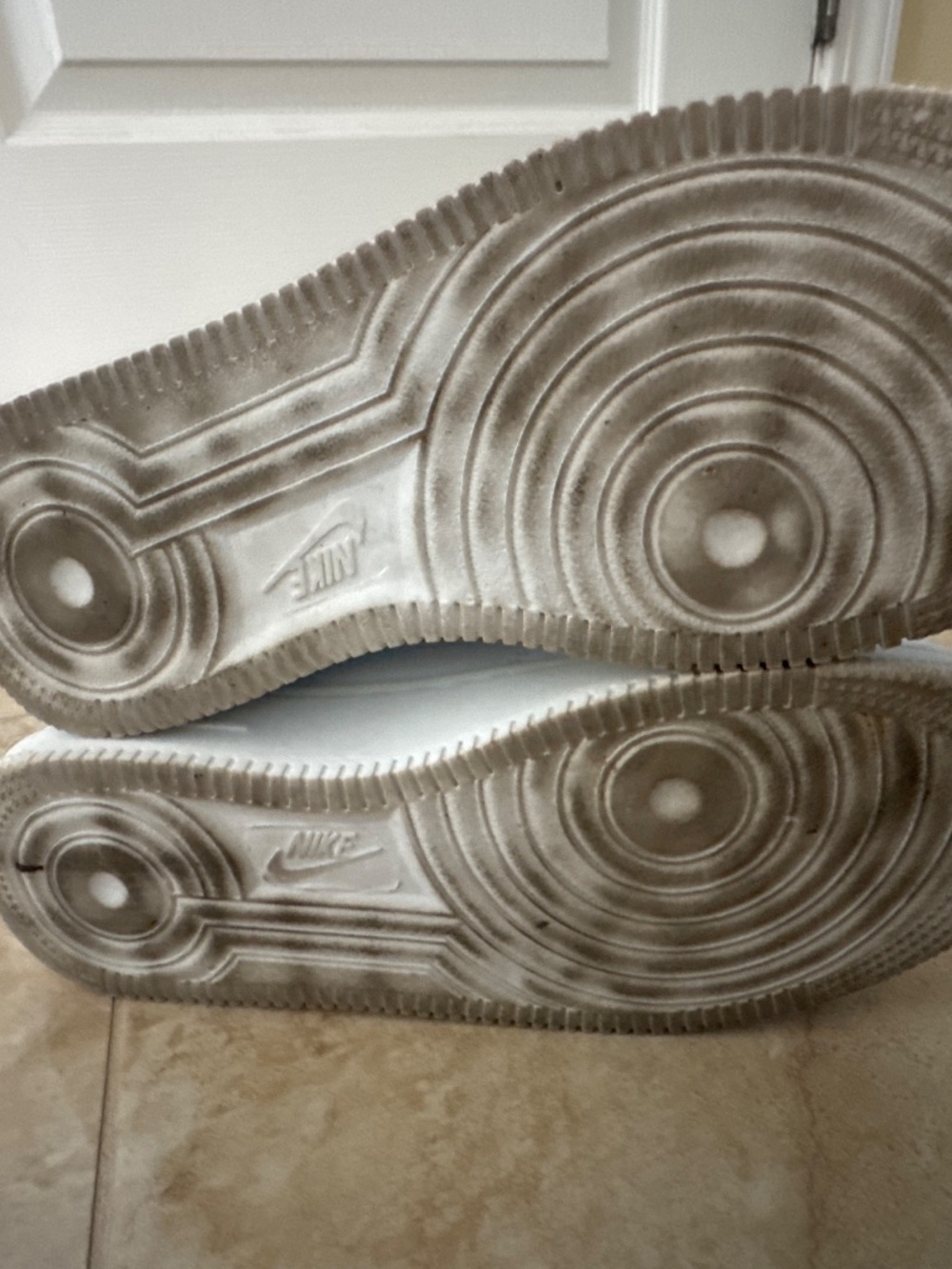 LV custom Nike air max - Picture 11 of 12